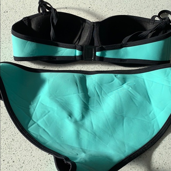 Barely ever worn triangl bikini - Picture 2 of 2